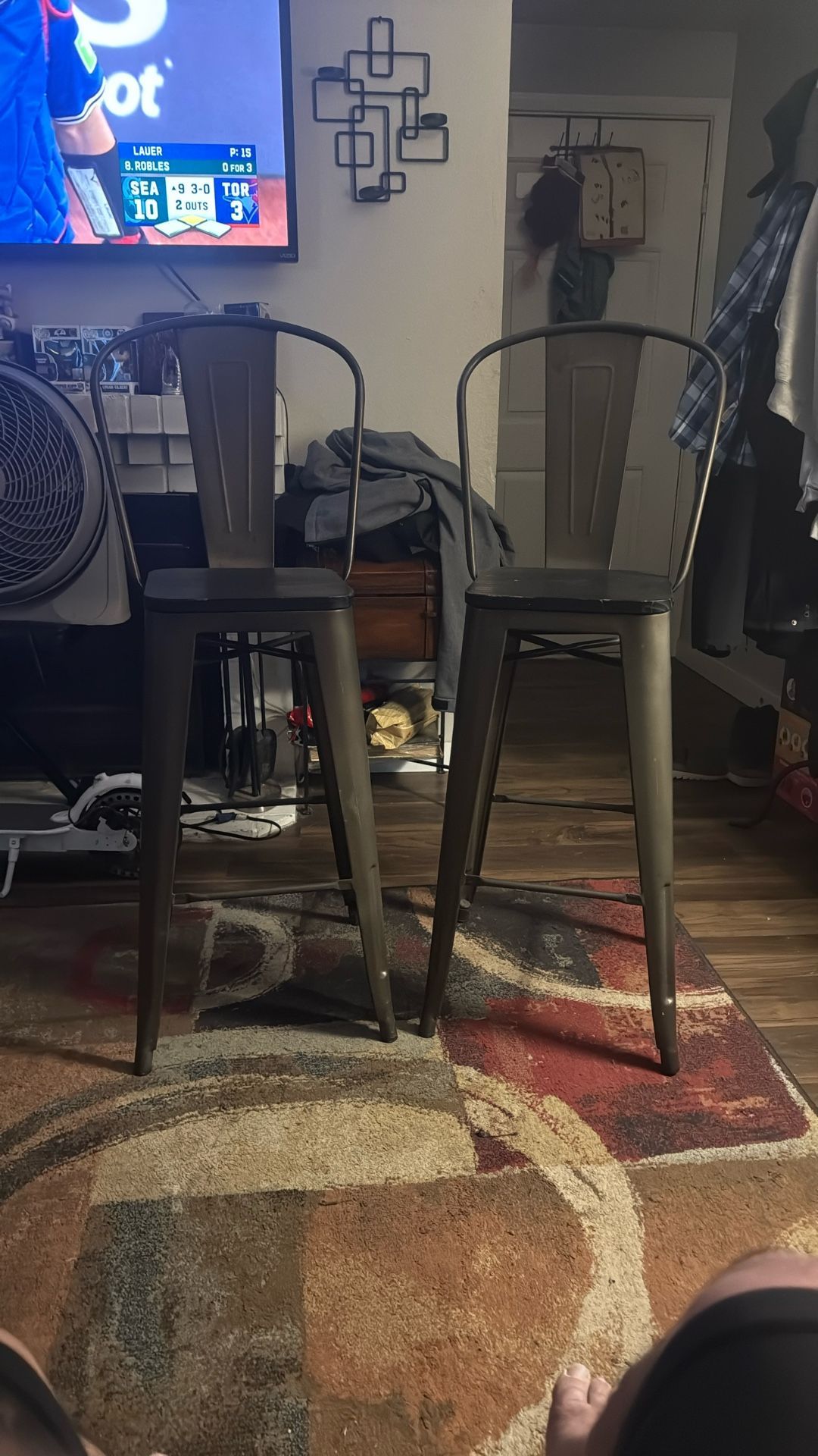 2 Bar Seat/ Chairs