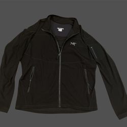 Arc’Teryx Black Lightweight Polartec Fleece 🦅