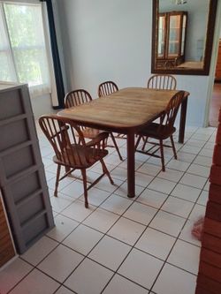 Dining Room Table (Oak Wood)