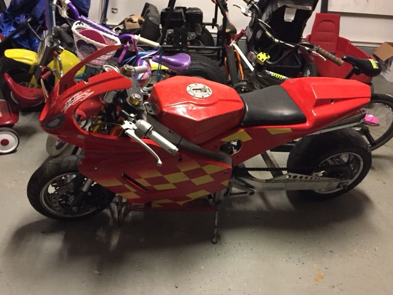 Stretched pocket bike with custom swing arm