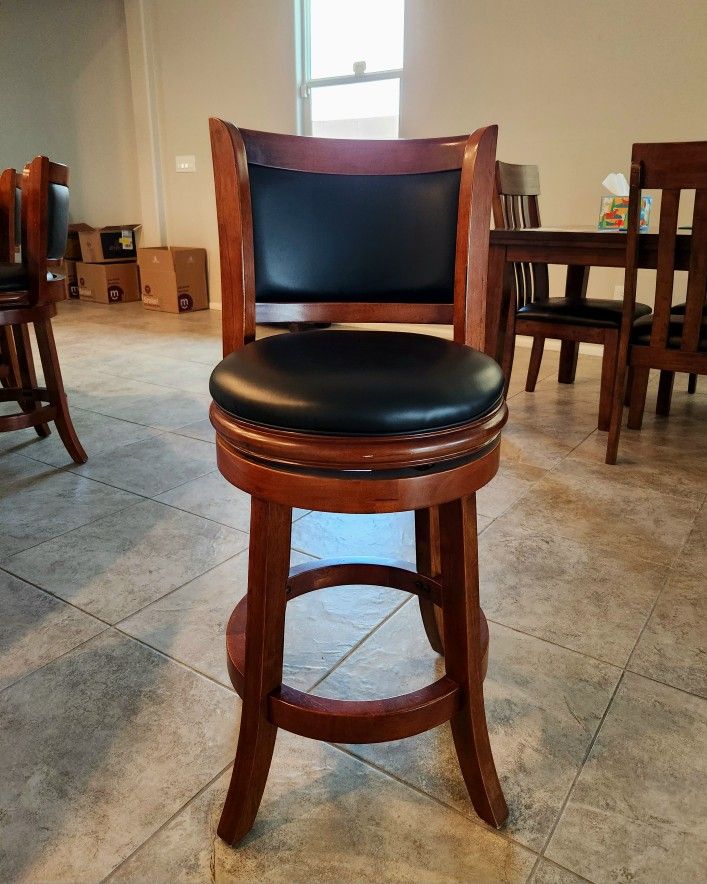 Fantastic Set of Luxury Swivel Bar Stools -