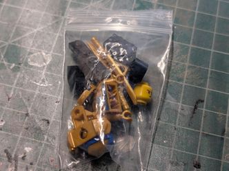 Lego Ninjago 10th anniversary golden Jay Minifigure with stand