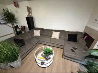 Sectional sofa in good condition