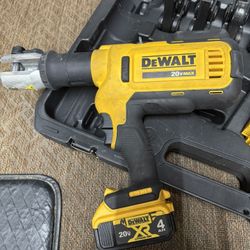 Dewalt DCE200 20V Max Press Tool kit with battery and charger included