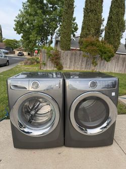 Electrolux washer and gas dryer