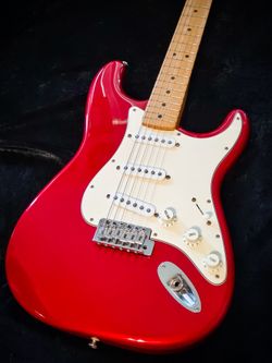 Fender vintage Stratocaster standard metallic crimson red strat electric guitar 6 string