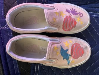 Girl or Chail Van’s Tennis Shoes