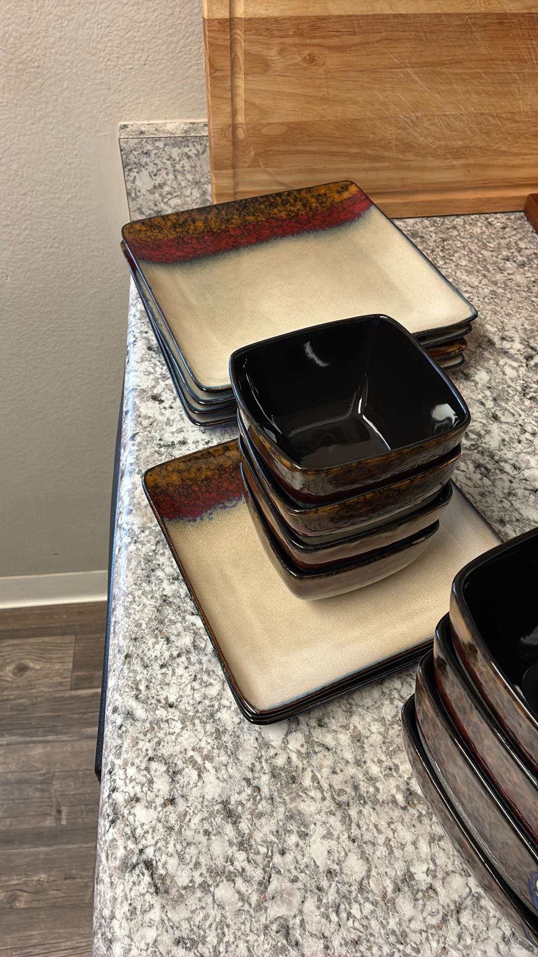 Dishware Set
