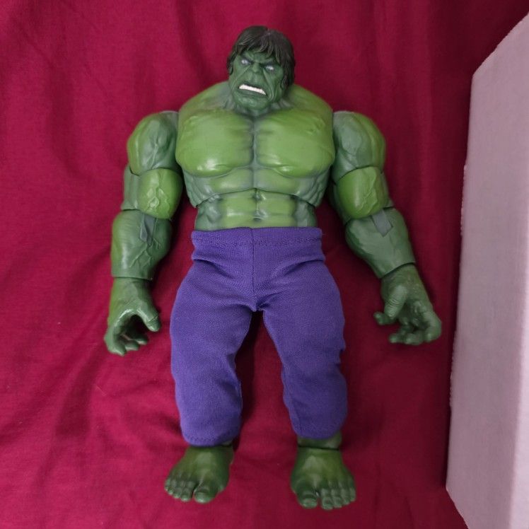 Marvel Legends Hulk READ