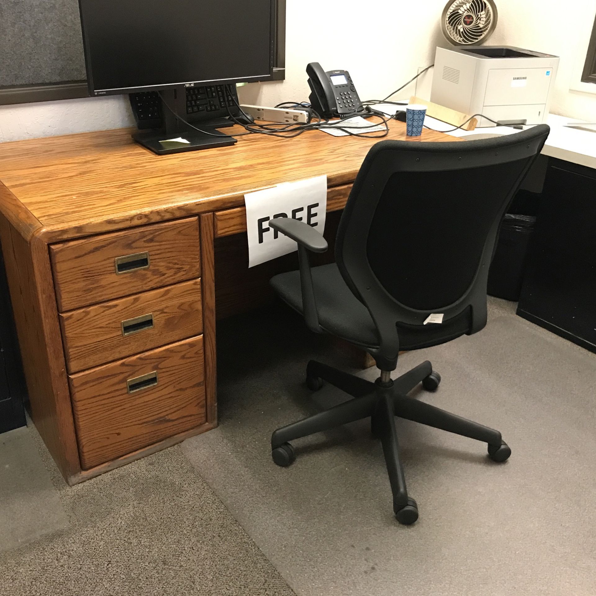 Free Office Desks  In Concord