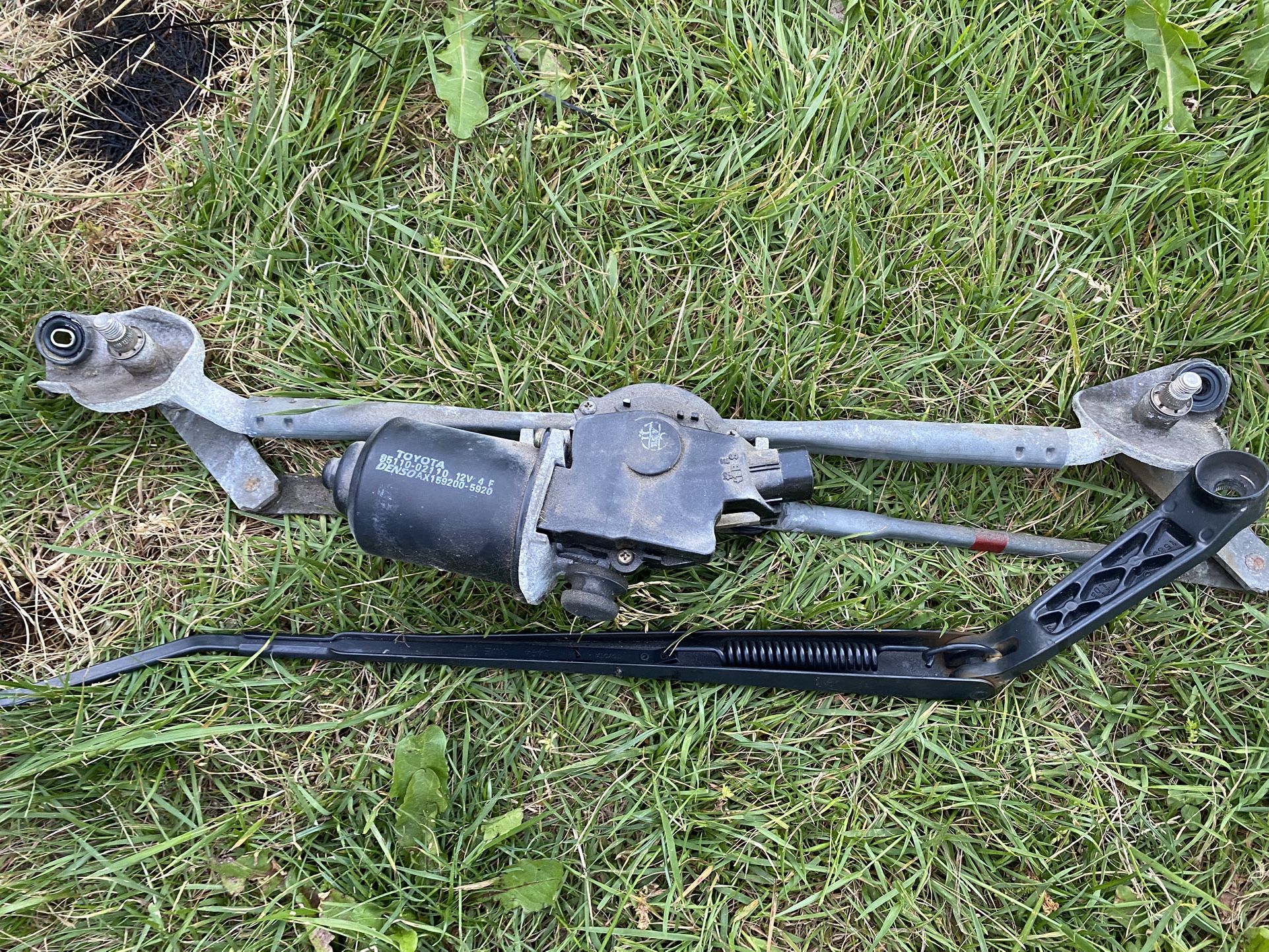 Wiper Motor Assembly For 2003-2008 Toyota Matrix 2005 OEM