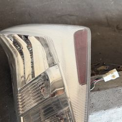 2011 Prius RH Tale Light /used Good Condition 