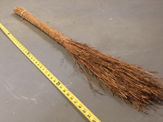 4’ Straw Broom