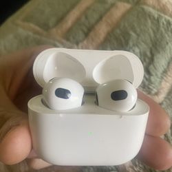 Apple AirPods Used But work Perfect 