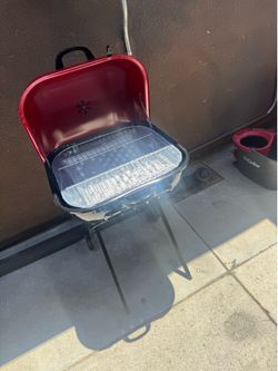 Grill  de carbón nuevo