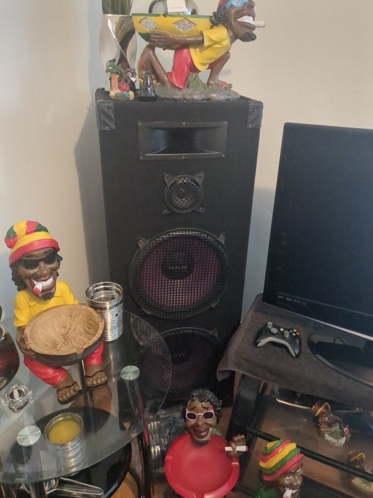Two Hugh Speakers With Exceptional Sound