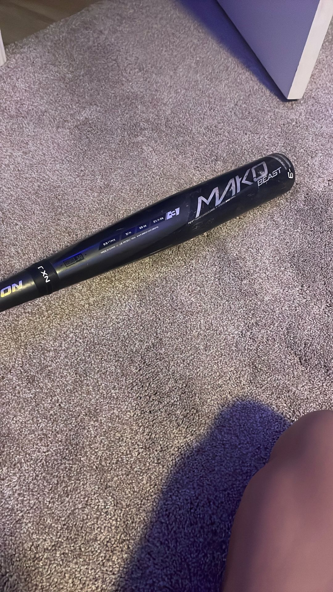 31 -3 EASTON MAKO BLACKOUT BASEBALL BAT