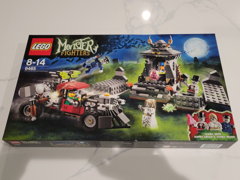 LEGO Monster Fighters: The Zombies (9465) Brand New 