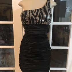 Dress Shower Size Medium $50