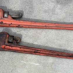 Pittsburgh 24” Pipe Wrench