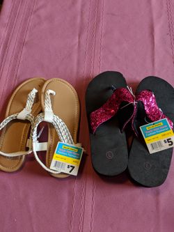 2 Pair Sandals Youth Size Large 2/3