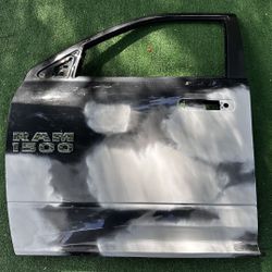 Ram 1500 Left Driver Side Front Door Puerta Izquierda Chofer Delantera 2010 2011 2012 2013 2014 2015 2016 2017 2018 2019 2020 2021 2022 2023