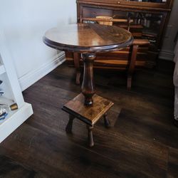 Pedestal Table
