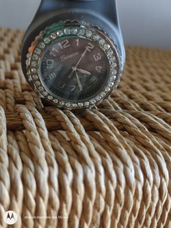 Geneva Brand Glitzy Slap On Watch! Like New!