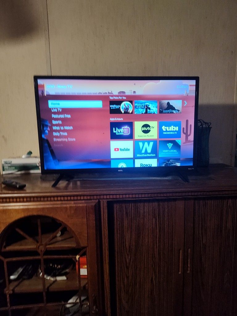 Roku 32 Inch Smart TV New