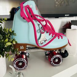 Gorgeous Roller Skates 🛼 💕Moxi beach 🏖️ 😍