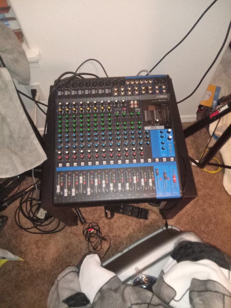 No Speaker $350 For Mixture Yamaha. 16 Channel