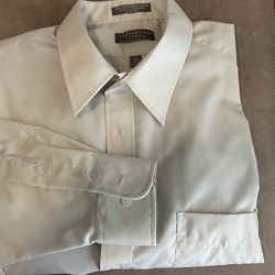 REDUCED! Men’s Classic Fit Long Sleeve Dress Shirt- Size 17 1/2. 32-33