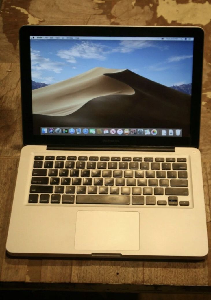 Apple MacBook Pro 13" 2.5GHz i5 4GB RAM! 500GB! with charger
