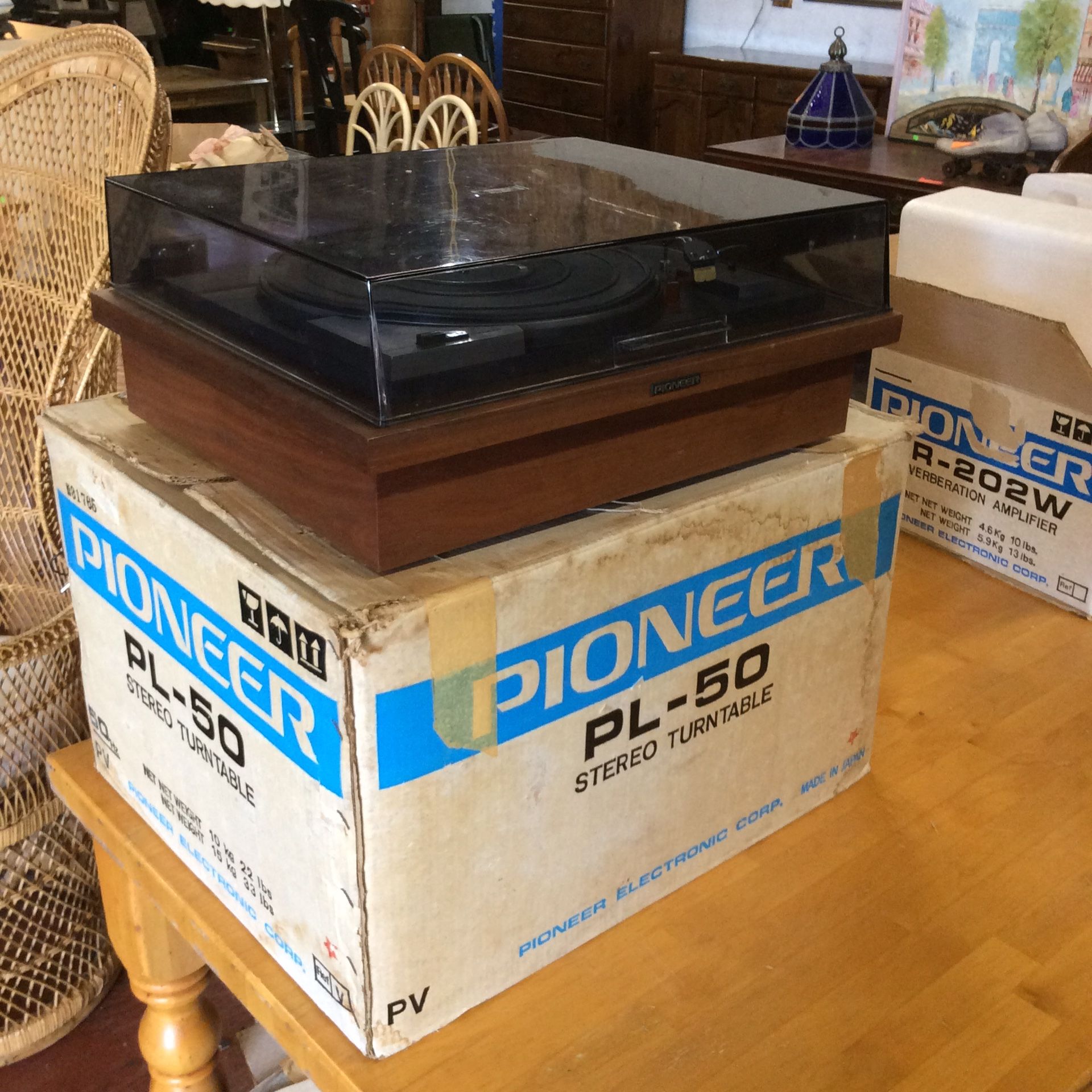 Vintage Pioneer PL-50 Stereo Turntable in box! (Won’t turn)