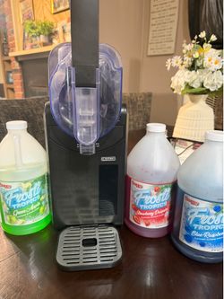 Slushie Machine! (Like New)