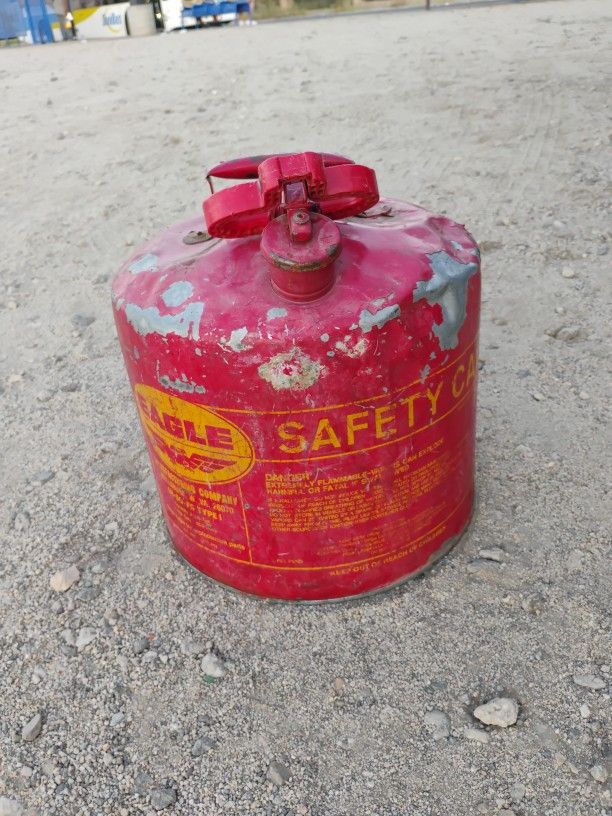 Old School Metal Gas Can 5 gl.
