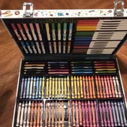 Crayola 124pc Art set (Markers,Crayons & colored pencils)