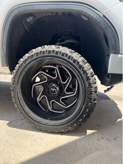 20" Motiv Offroad Wheels & 33" Mud Tires - GMC Sierra/ Silverado - Clean Set