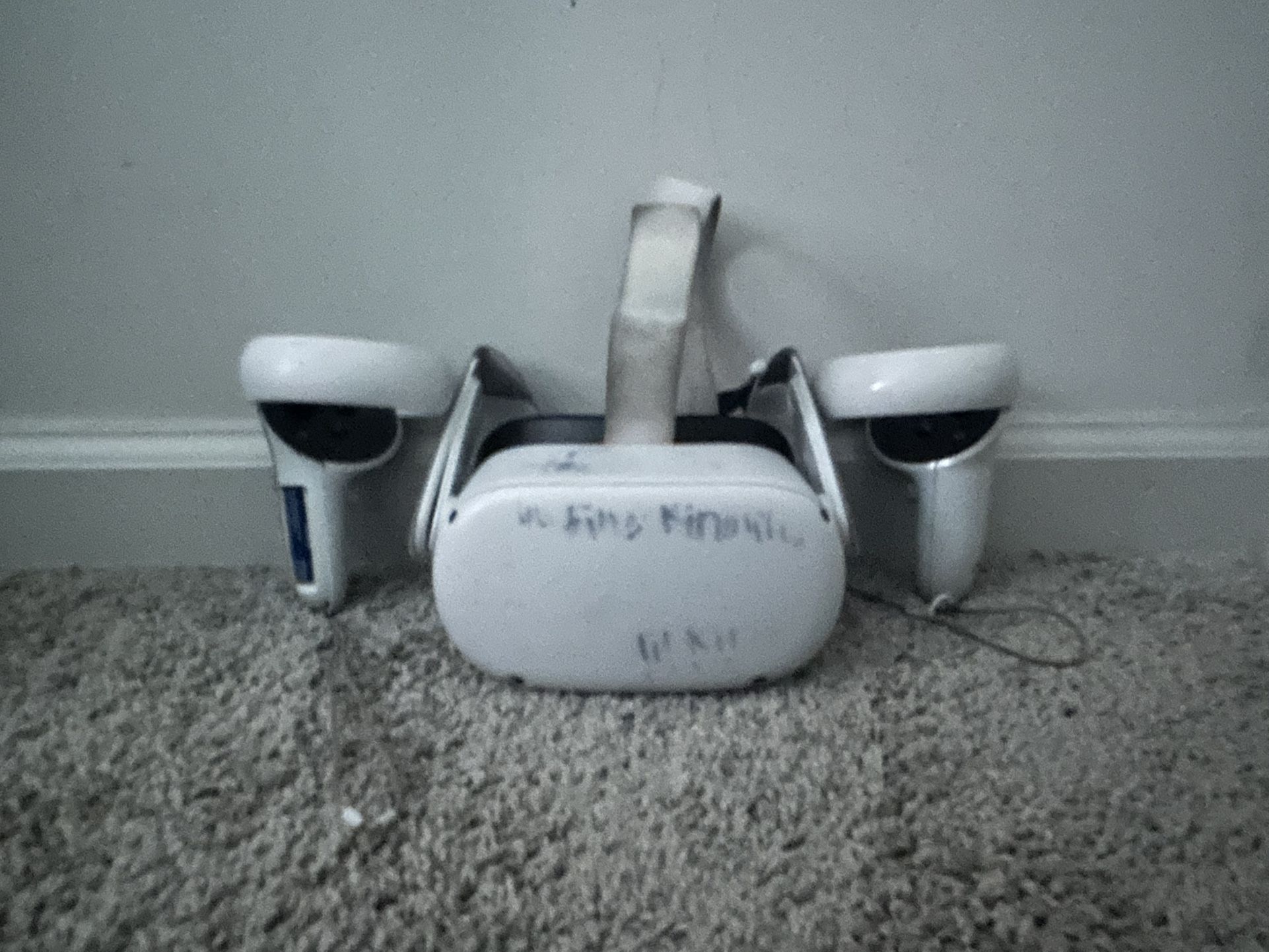 Meta Quest 2 Virtual reality headset broken face plate right controller has stick drift (headset works perfect)