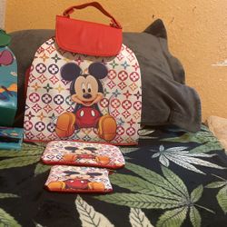 Bag pack And Purse Set Of 3 50$