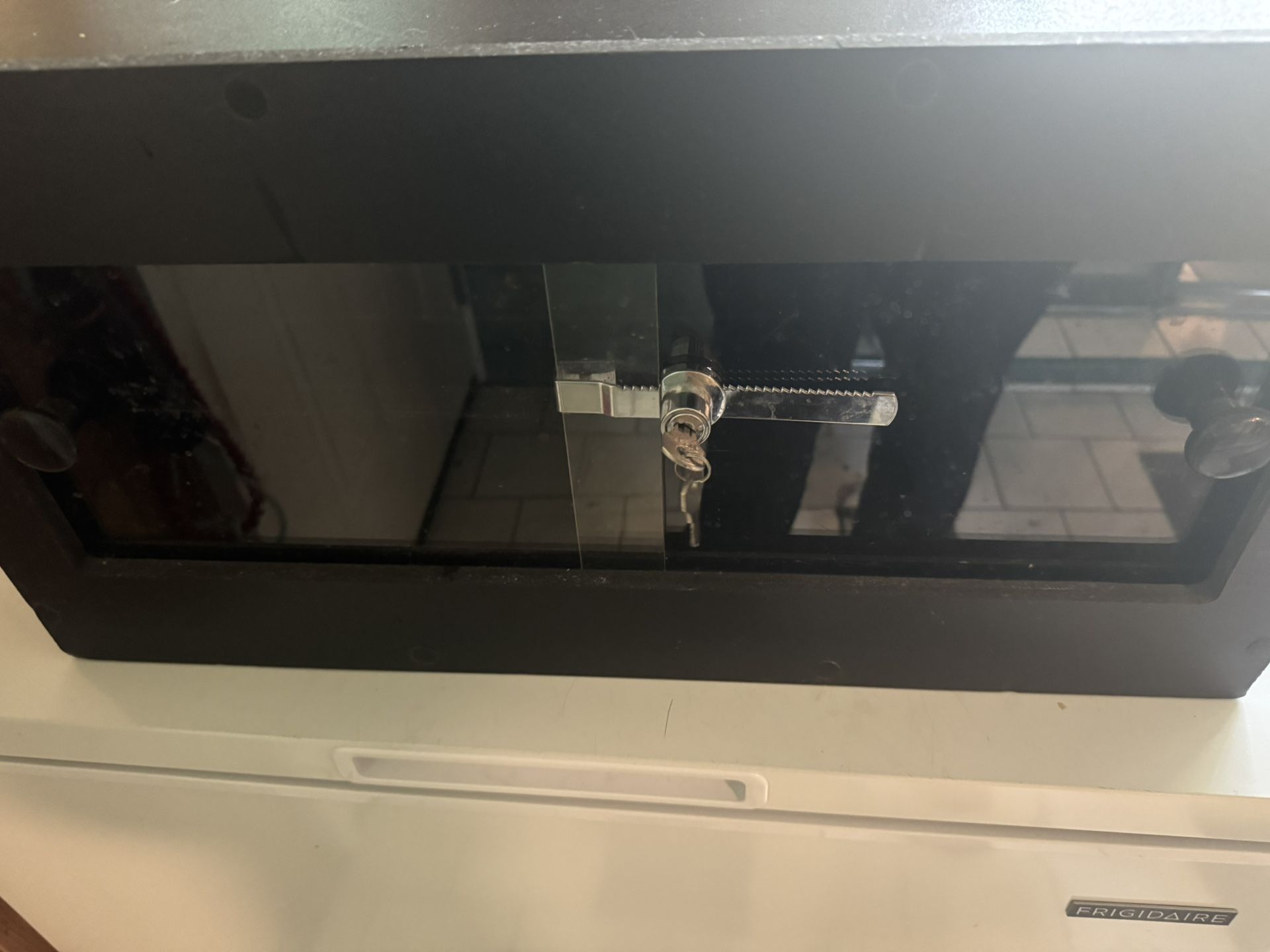 Small Locking Terrarium