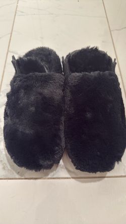 Nike Black Fuzzy Plush Slippers Sz 8