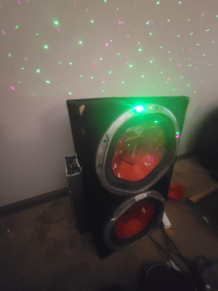Car Speakers  with amplifier.  2400 Whats 