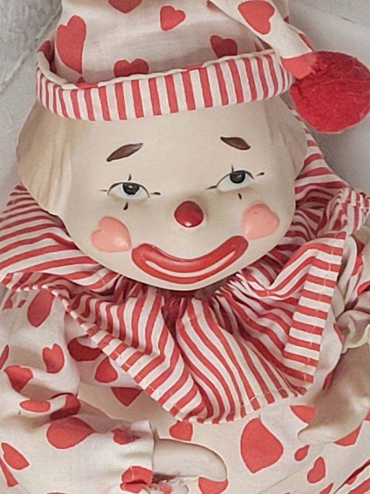 Vintage valentine's day heart clown shelf sitter 