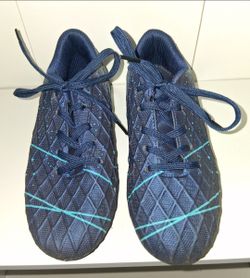 Tobfis kids SIZE 2 athletic  soccer cleats shoes $10 FIRM