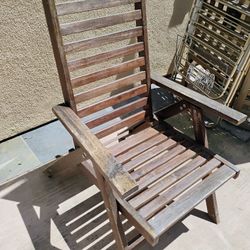 Cedar Wood Recliner With Cushion 