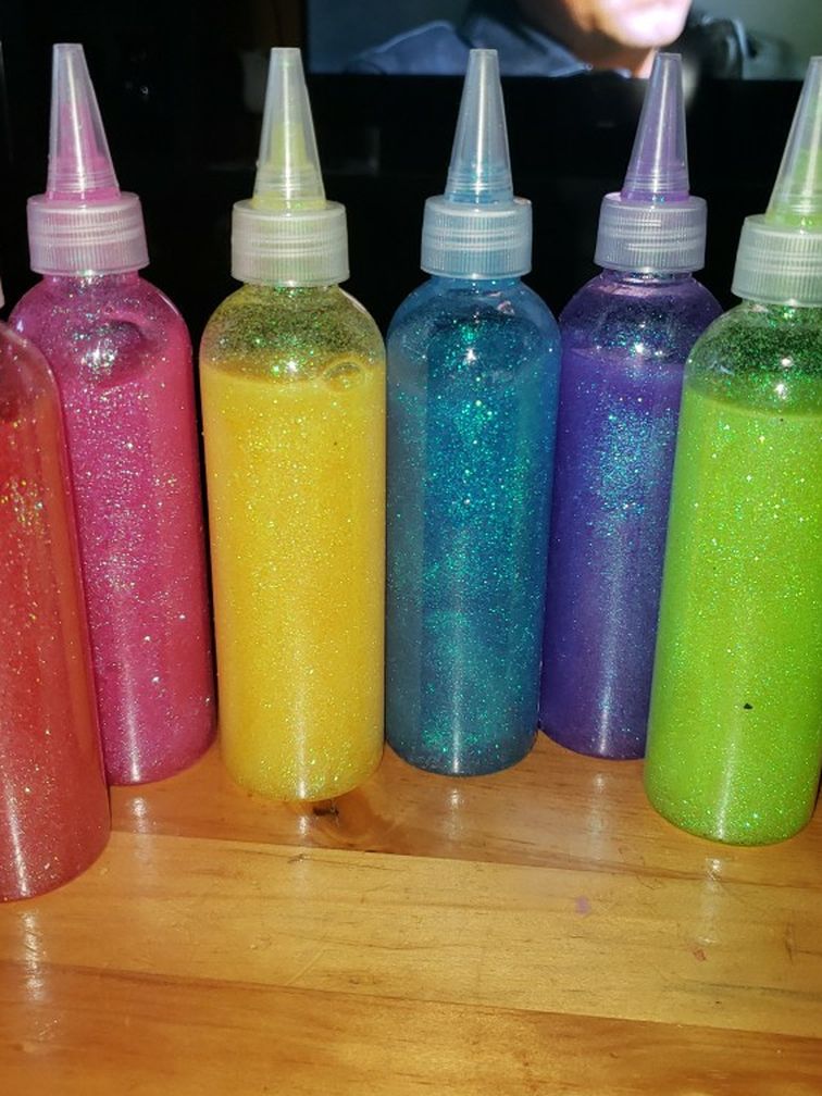 NEW 6 BOTTLES OF GLITTER GLUE