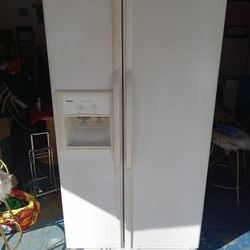 Kenmore Refrigerator 