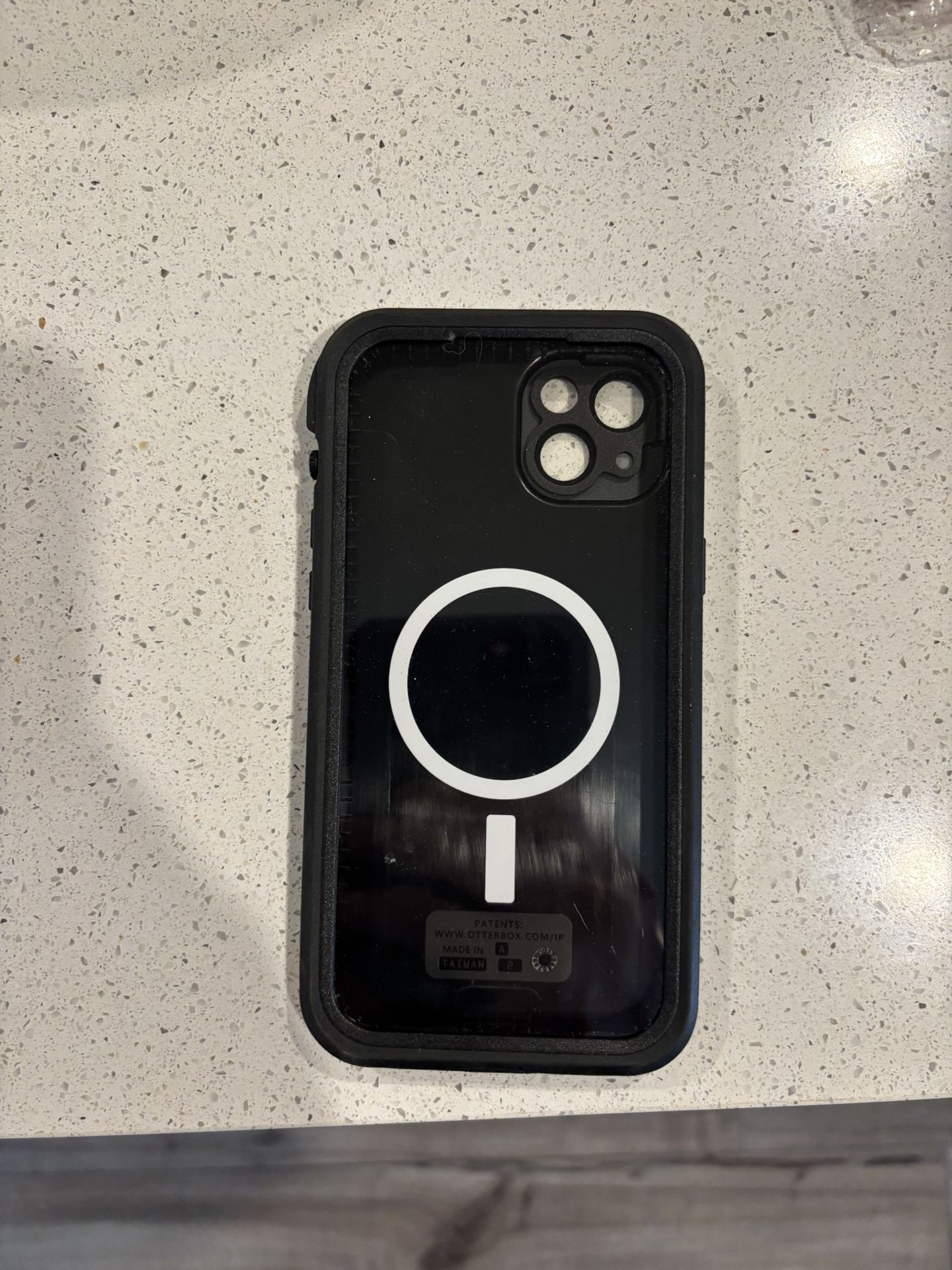 OtterBox MagSafe Case for iPhone 15 Plus – Black (Excellent Condition)(CASH ONLY)