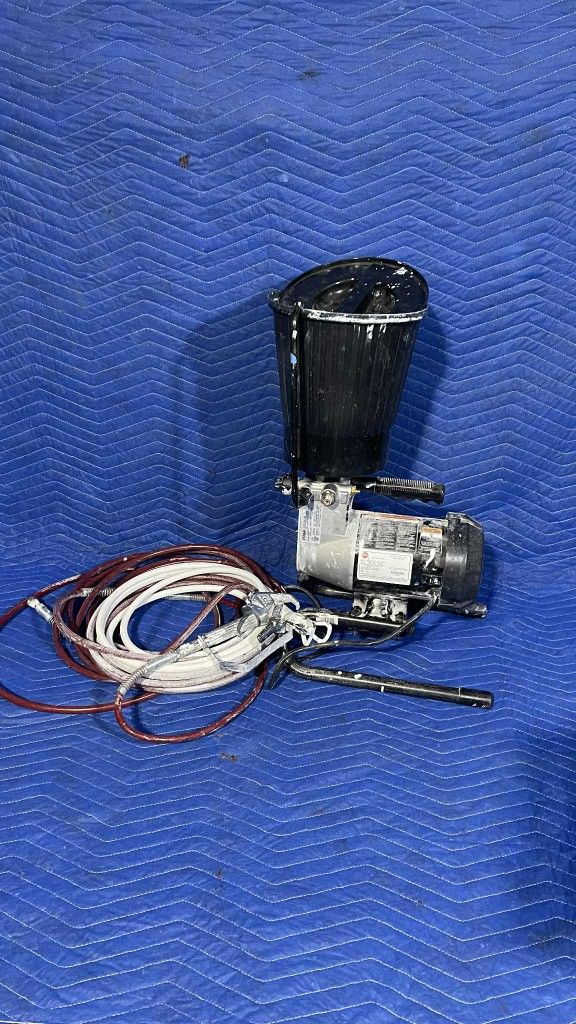 TITAN PAINT SPRAYER